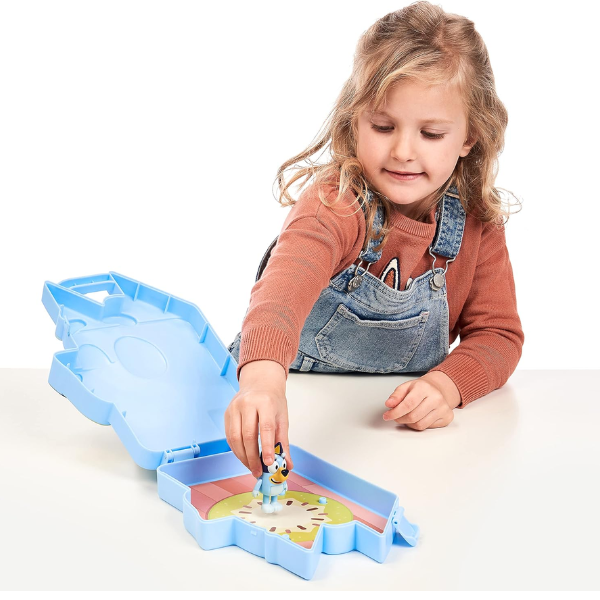  Bluey Deluxe Play And Go Playset Collector Case